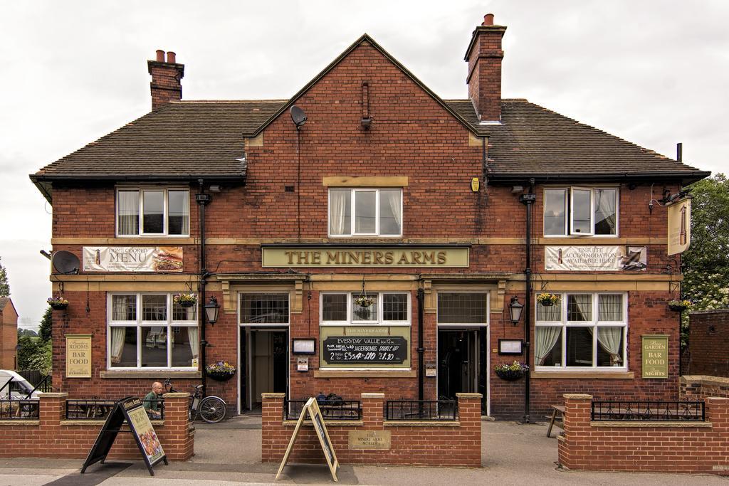 Hotel The Miners Arms Leeds  Esterno foto