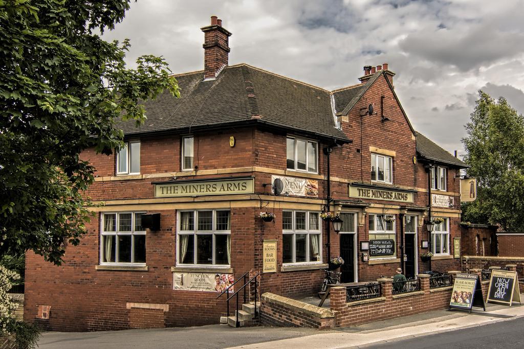 Hotel The Miners Arms Leeds  Esterno foto
